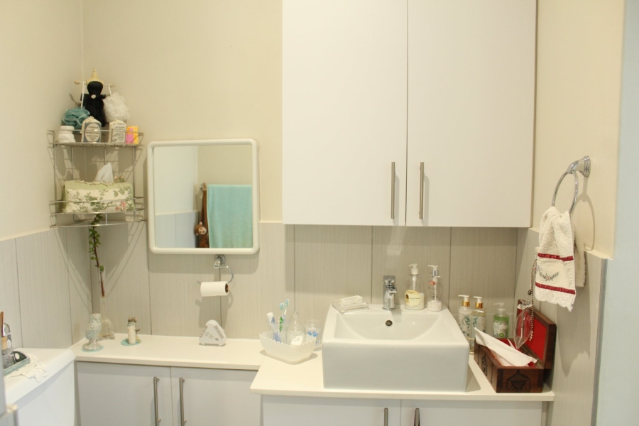 To Let 1 Bedroom Property for Rent in Zevenwacht Farm Village Western Cape